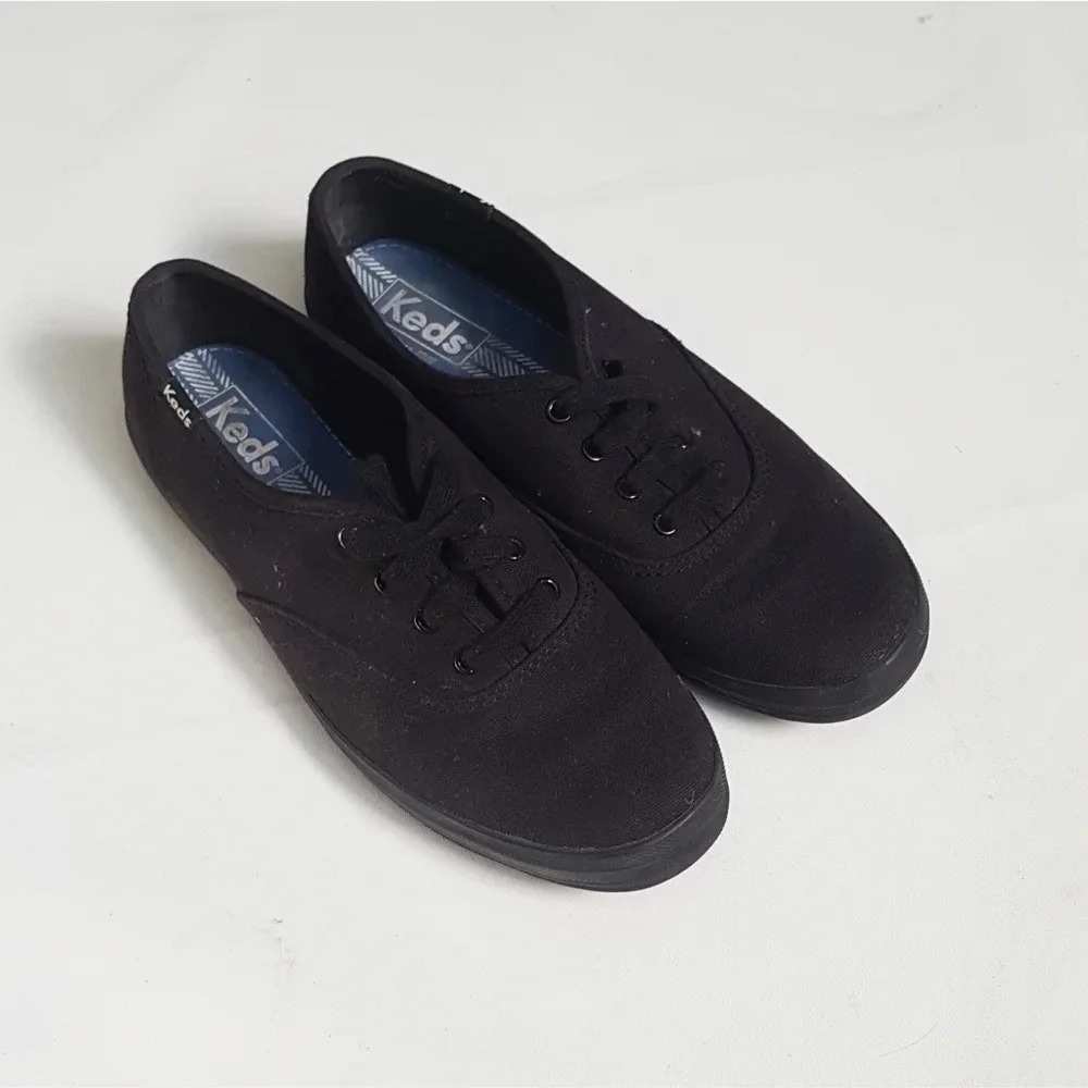 Keds low cut Canvas Black sz 7 US